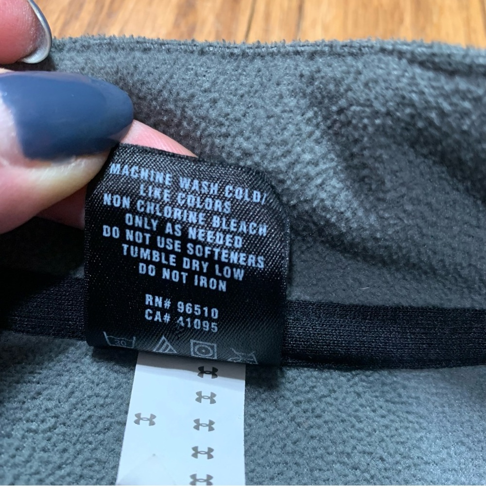 Under Armour Black Fleece Lined Vest - Large - Picture 7 of 8